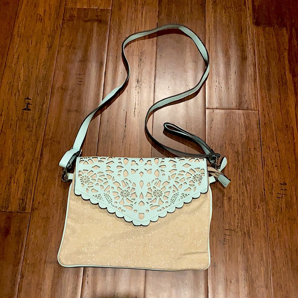 Crossbody purse